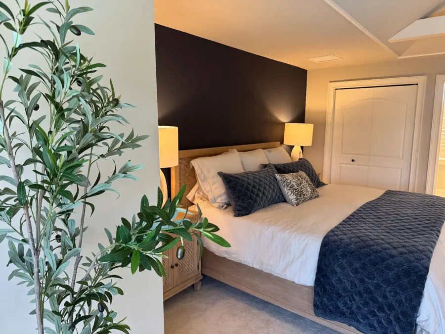 Less is More Technique in the Bedroom